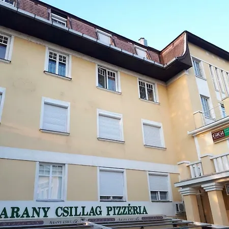 Apartment Aranycsillag Family Apartman *