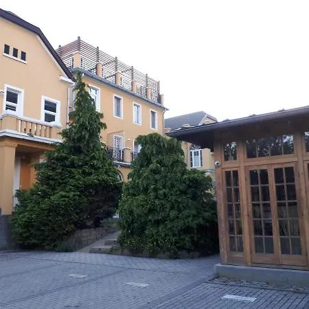 Aranycsillag Family Apartman Apartment *